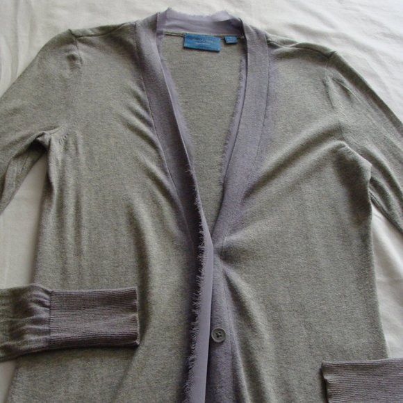 SIMPLEY VERA VERA WANG Light Gray & Lilac CHFFON Trim CARDIGAN Sweater Sz SMALL - Picture 3 of 7